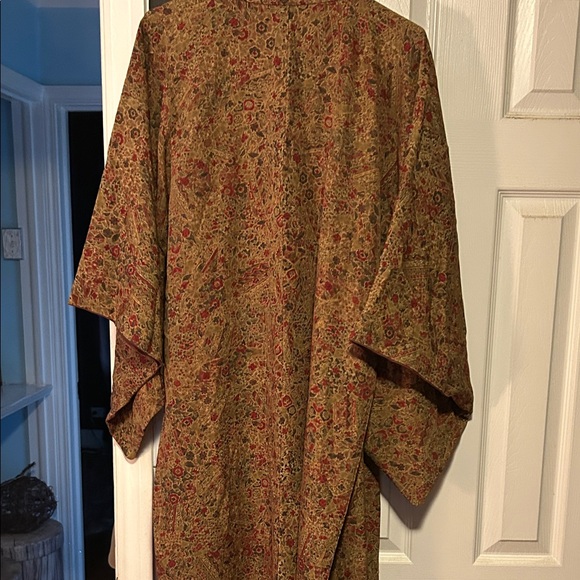 Floral Patterned Kimono Robe - Picture 6 of 8